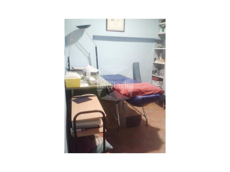 Foto 0f5ec540-aded-43b0-84c7-ad02f712725e. Alquiler local comercial  en venta o alquiler. zona centro en Cáceres