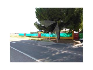 Local Comercial a Las Vaguadas. Local comercial de 700m2 en parcela de 5.000m2