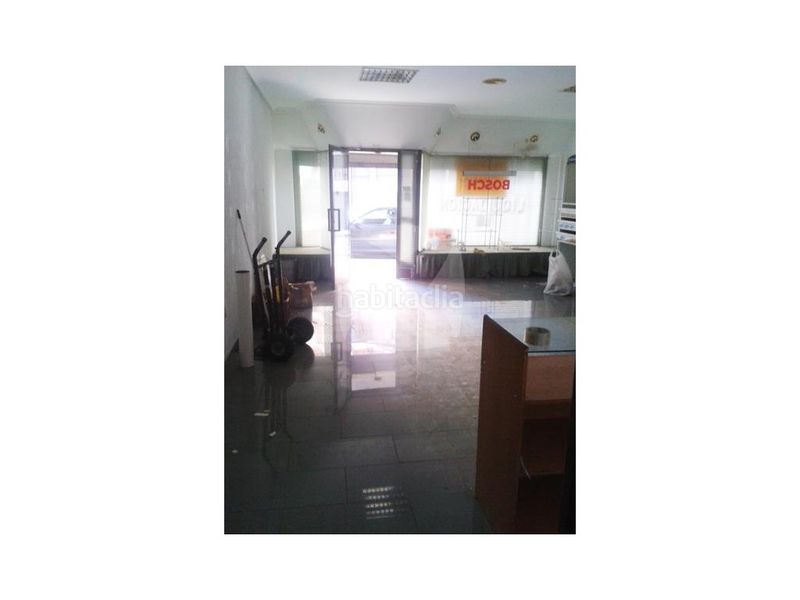 Foto a8dfed74-cdcd-4b1e-95cf-3e899d48906c. Local comercial a Centro Cáceres