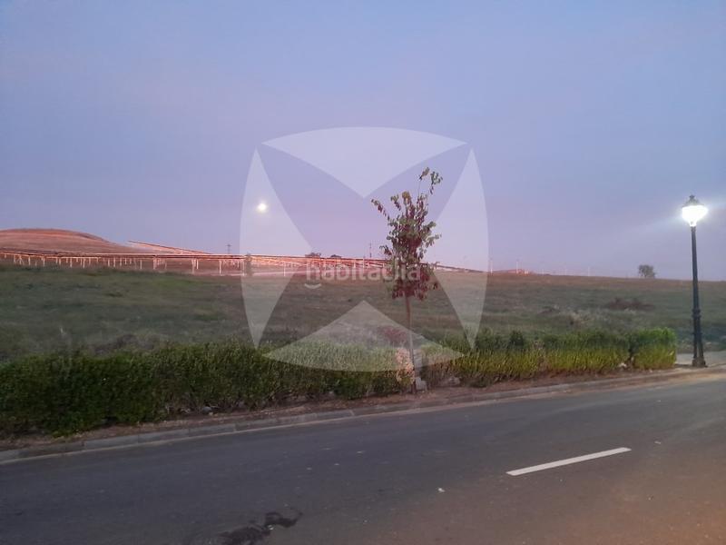 Foto b5c07e63-d05f-42e1-9095-d5aeeafd118c. Terrain résidentiel dans Golf Guadiana Badajoz