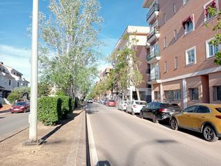 Affitto Locale commerciale in Avenida Elvas. Local para venta y alquiler, zona urbanizacion guadiana