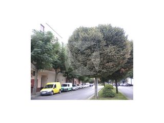 Lloguer Local Comercial  Avenida carolina coronado. Local sin adaptar en alquiler. zona san fernando