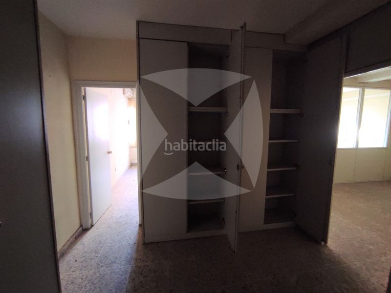 Foto 7d488dbf-f24e-4fd6-a4b0-074fde71c420. Oficina entreplanta en venta y alquiler con despachos. zona centro. en Badajoz