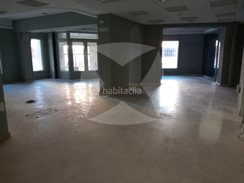 Foto 54be328b-8495-40b3-b403-5496286208f6. Alquiler local comercial local adaptado en venta con planta baja y semisotano. zona centro. en Badajoz