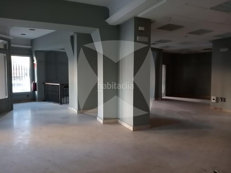 Foto 8271b9b0-38db-4b68-9339-9258696477ca. Alquiler local comercial local adaptado en venta con planta baja y semisotano. zona centro. en Badajoz