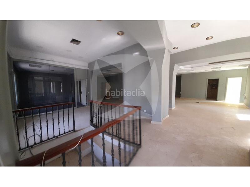Foto 8ac4ae35-4bca-418f-9e03-2c2df239cd2c. Alquiler local comercial local adaptado en venta con planta baja y semisotano. zona centro. en Badajoz