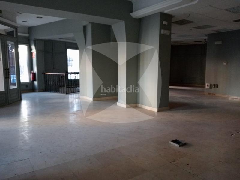 Foto ba02aa73-531a-4398-9e79-8348e449a29f. Alquiler local comercial local adaptado en venta con planta baja y semisotano. zona centro. en Badajoz