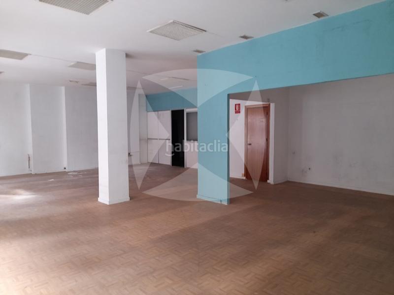 Foto 4f7a1306-06fe-453c-9e6c-efc04654321b. Alquiler local comercial local en venta o alquiler muy amplio. zona centrica en Cáceres