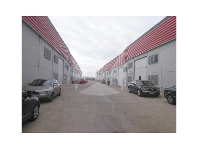 Foto 3dfff656-b2aa-437e-80c4-e11c9924cc74. Nave industrial  en venta. zona plgo industrial el nevero en Badajoz