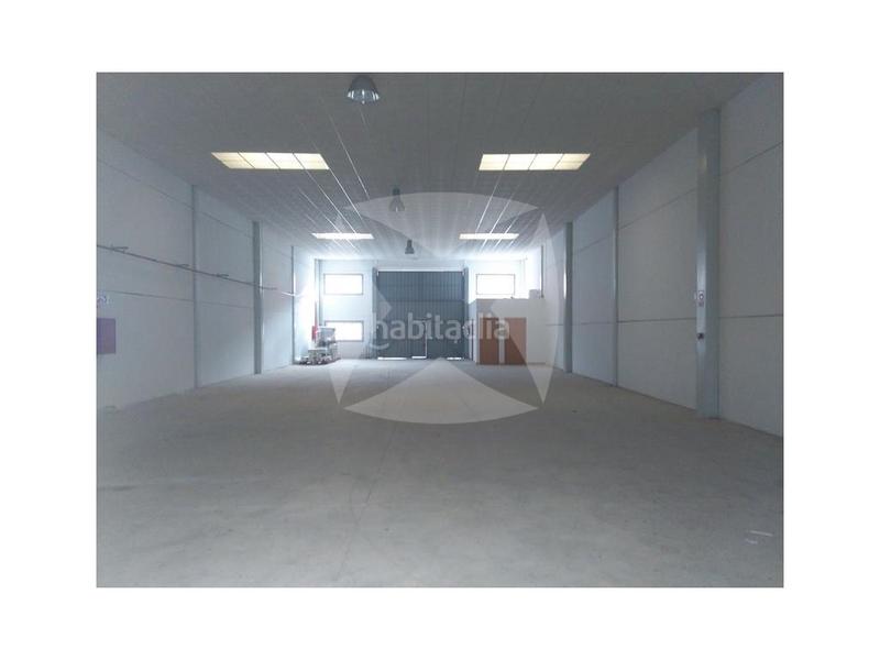 Foto f0941f52-4bce-41e2-9e99-6b9a46d95e9d. Nave industrial  en venta. zona plgo industrial el nevero en Badajoz