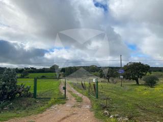 Terreny residencial  N/a. Parcela con casa en venta