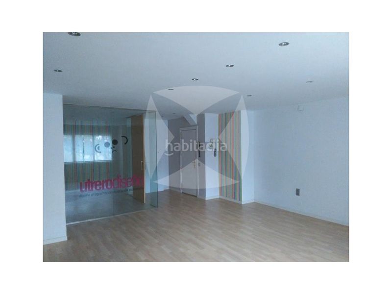 Foto 09e5cd3e-a614-4c24-a995-d2c62a644ce9. Oficina  reformada en venta. zona centro en Badajoz