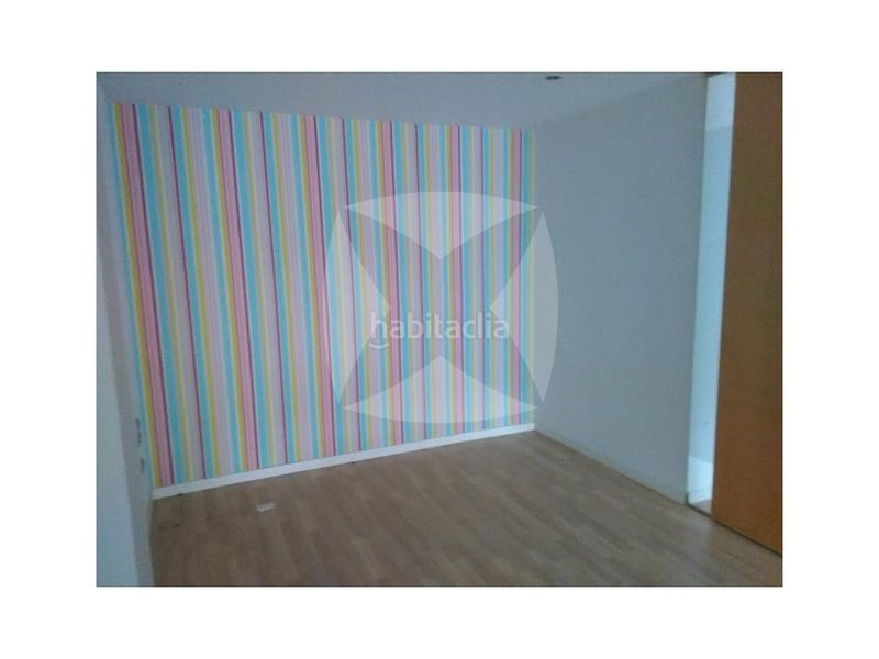 Foto b98ddef8-1caf-4163-935f-56d328f6cb18. Oficina  reformada en venta. zona centro en Badajoz