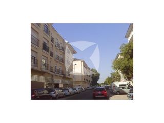 Affitto Appartamento  Calle julio cienfuegos linares. Vivienda en alquiler amueblada con garaje, zona jardines del gua