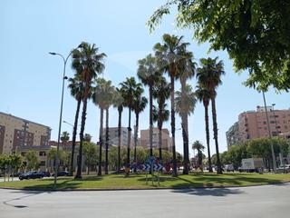 Location Local commercial à Avenida sinforiano madroñero 13. Local con entreplanta adaptado en alquiler avenida sinforiano ma