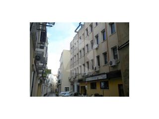 Oficina a Casco Antiguo. Oficina de 165m2 en venta con dos plazas de garaje junto al ayun