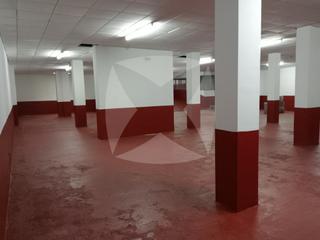 Miete Geschäftsraum  Calle madame brun. Local comercial adaptado. ideal para almacen o garaje en la zona