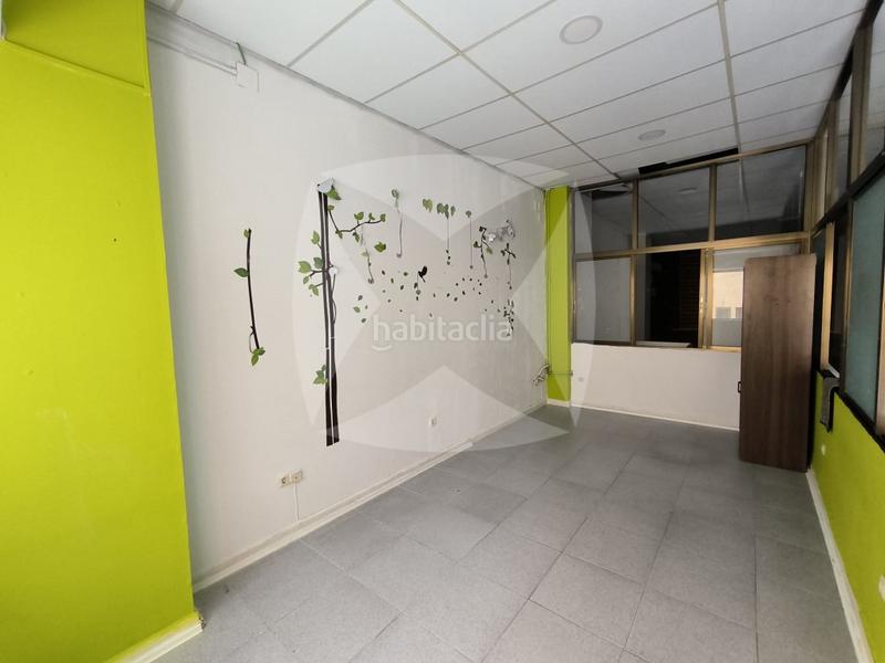 Foto 43b2ee3a-cf8c-44c3-88b6-f07fa8d77067. Alquiler local comercial local en venta o alquiler de unos 200 m2 en Cáceres