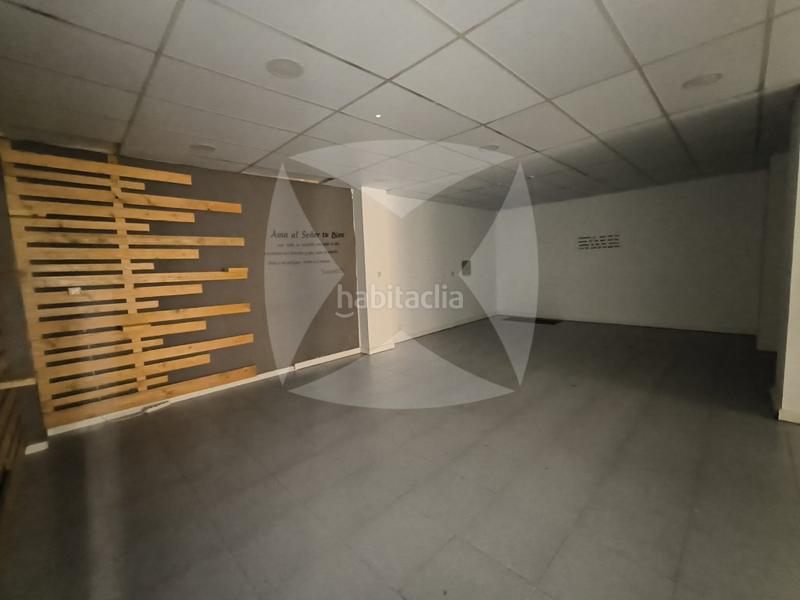 Foto a0abc4a9-8032-4b7d-bc76-59b5ee65994c. Alquiler local comercial local en venta o alquiler de unos 200 m2 en Cáceres