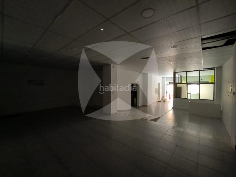 Foto e4f874f5-4aeb-4f6e-8e6e-f1d344aeaf8a. Alquiler local comercial local en venta o alquiler de unos 200 m2 en Cáceres