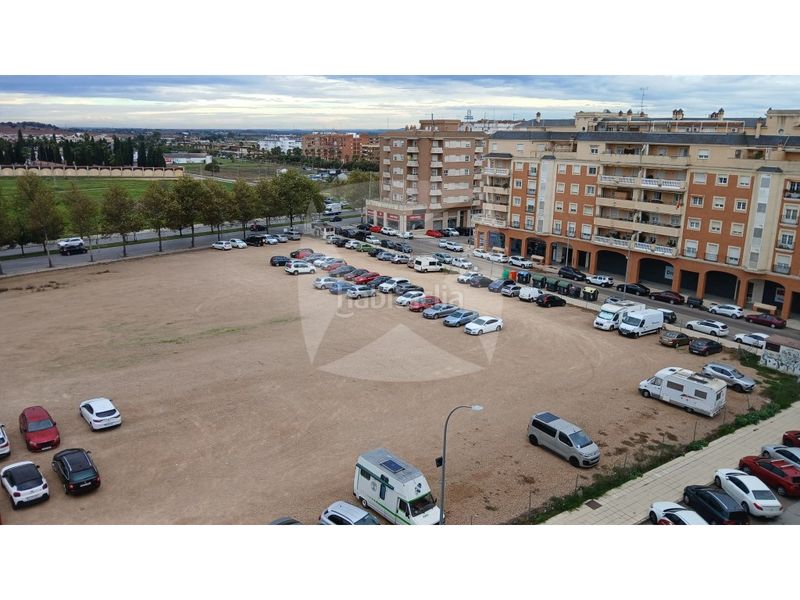Foto 0e47ef1f-78b9-480f-9cf7-4d090d7d68ec. Àtic amb aparcament a Maria Auxiliadora - Barriada de Llera Badajoz