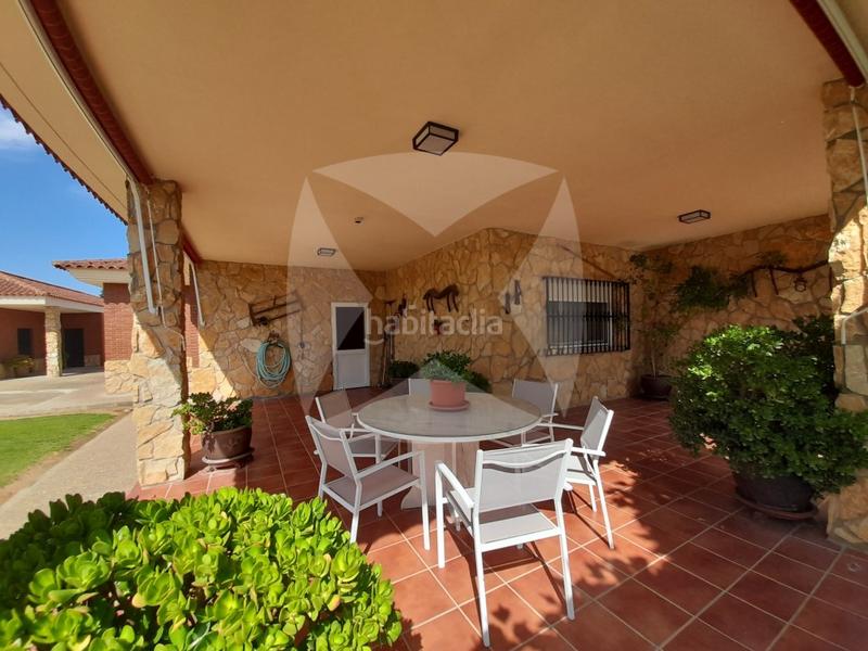 Foto 0f891acb-f701-4ee1-ac32-c78ea1b48094. Chalet con parcheggio piscina in Avenida Elvas Badajoz