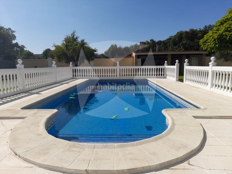 Foto 3bbd6e74-9ee2-48a5-934f-b2d8022226db. Chalet con parcheggio piscina in Avenida Elvas Badajoz