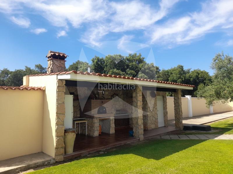 Foto a1199680-37dc-4518-805f-f3ec6ed7a8b6. Chalet con parcheggio piscina in Avenida Elvas Badajoz