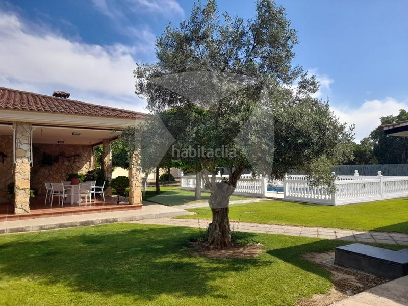 Foto be75f161-66a8-4167-a8c8-210f5fd970ff. Chalet con parcheggio piscina in Avenida Elvas Badajoz