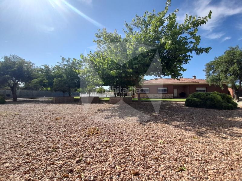 Foto ccf23d17-20e0-443b-8a2a-fcb69e8d2a59. Chalet con parcheggio piscina in Avenida Elvas Badajoz