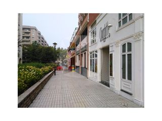 Local Comercial  Plaza la molineta, 1 edf santa gema. Local comercial en venta adaptado para hosteleria en zona valdep