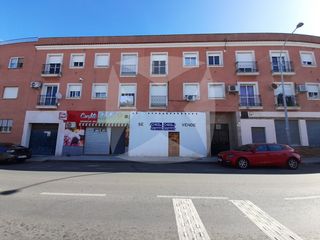Local Comercial  Calle padre tacoronte. Local comercial sin adaptar de 81 m2c. zona estacionel progreso