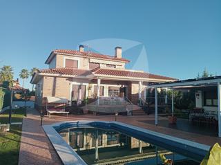 Chalet en Golf Guadiana. Chalet independiente con piscina en parcela de 1.000 m2. zona go