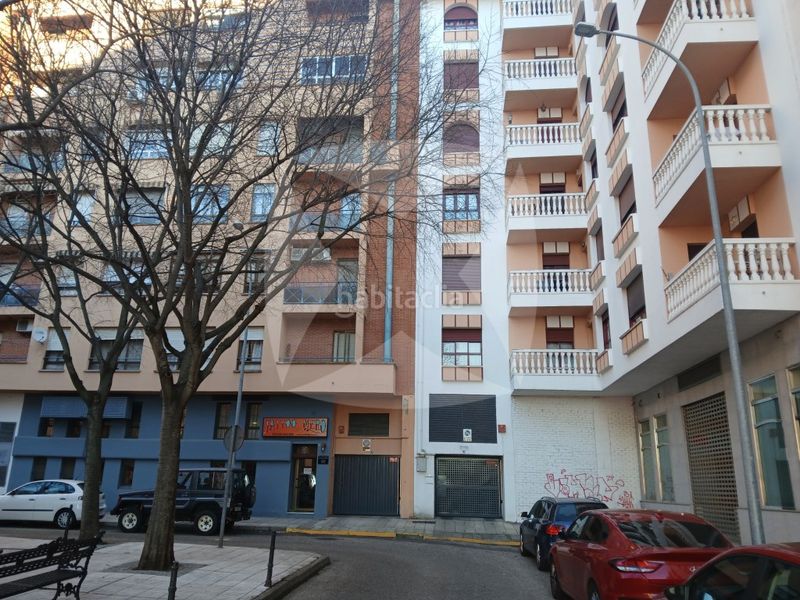 Foto 978e4828-ba8b-4b58-9046-ce1743ec43ce. Miete autoparkplatz in Maria Auxiliadora - Barriada de Llera Badajoz