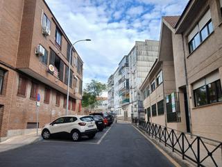 Lloguer Aparcament cotxe  N/a. Plaza de garaje en alquiler en el centro
