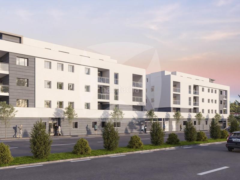 Foto afe3cc05-b19f-4377-82fd-f4343702a77b. Piso  de 3 dormitorios y 2 baños con amplia terraza en Badajoz