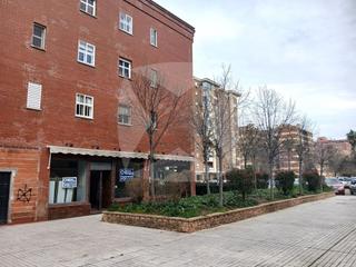 Lloguer Local Comercial  N/a. Haz visible tu negocio. local en calle peatonal con escaparates