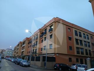 Pis a Ciudad Jardín. Apartamento en venta con plaza de garaje y trastero. zona ciudad
