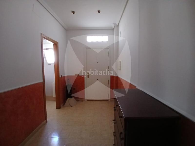 Foto 1e1f0faa-cc09-4451-85e8-258a89d5da11. Reihenhaus mit parking in Avenida Elvas Badajoz
