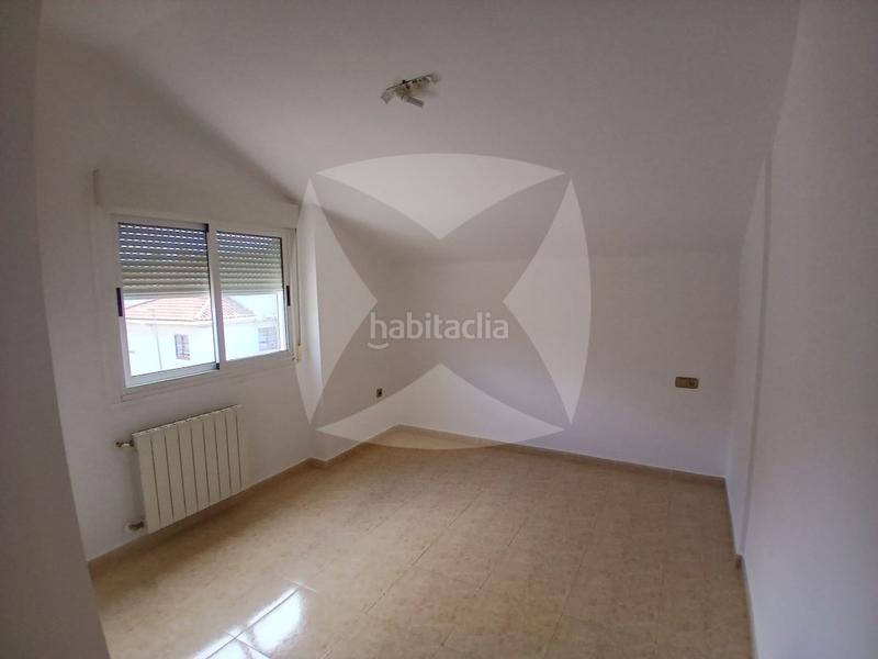 Foto 6c7479a1-0147-4bf4-a8a8-614610cbaea8. Casa adossada amb aparcament a Avenida Elvas Badajoz