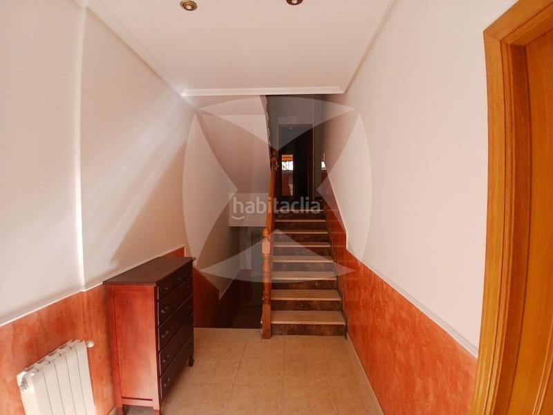 Foto b0d8c136-2927-46b2-857b-aa40de4ac761. Casa adossada amb aparcament a Avenida Elvas Badajoz