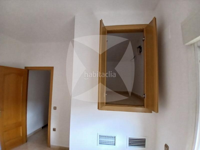 Foto cf0f31a9-739b-4f0e-aee3-bd2a7e3f2beb. Casa adossada amb aparcament a Avenida Elvas Badajoz