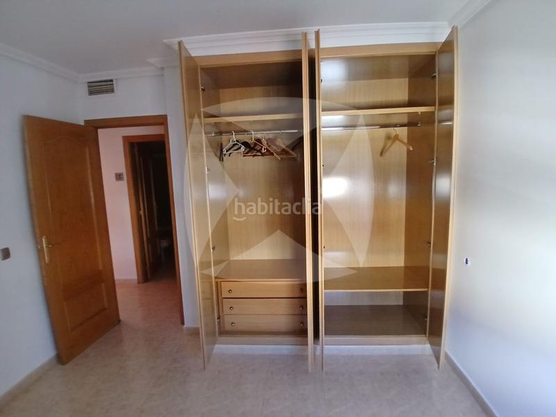 Foto ff5de1c3-673f-49a8-9443-4b6eed3ffca1. Casa adossada amb aparcament a Avenida Elvas Badajoz