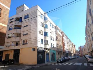 Etagenwohnung  N/a. Vivienda reformada de 4 dormitorios con garaje y trastero.