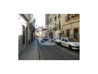 Piso  N/a. Piso ala venta en plaza baja, en la zona del casco antiguo