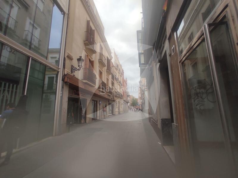 Lloguer Pis  N/a. Piso en alquiler completamente amueblado  3 dormitorios, terraza