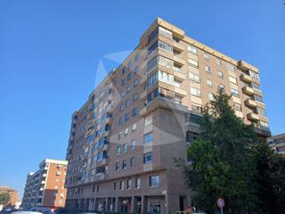 Location Appartement  Calle salvador de madariaga. Piso en alquiler para estudiantes en valdepasillas