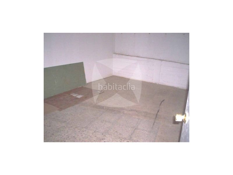 Foto b7db4b9b-6f1b-411b-8fa3-599f45e3487b. Local comercial a Centro Cáceres