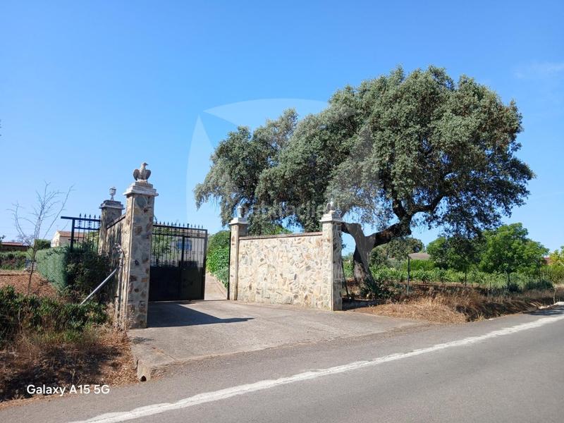 Foto 1d95d535-945b-48e8-ac3e-3c65adea77a8. Chalet avec parking dans Dehesilla de Calamón - Campomanes Badajoz