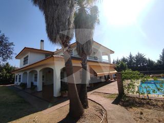 Location Chalet  Urbanizacion golf del guadiana. Exclusivo chalet de lujo 615 m en parcela de 2.000 m con piscina